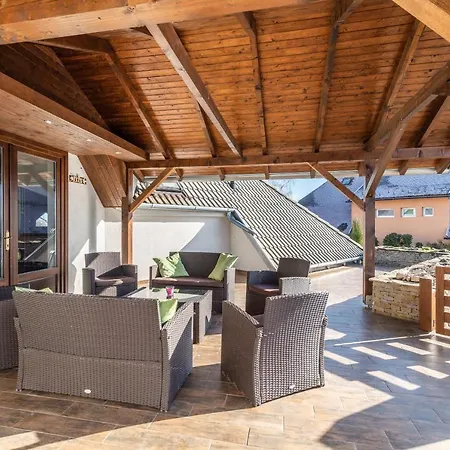 Juhar Apart-hotel Balatongyörök