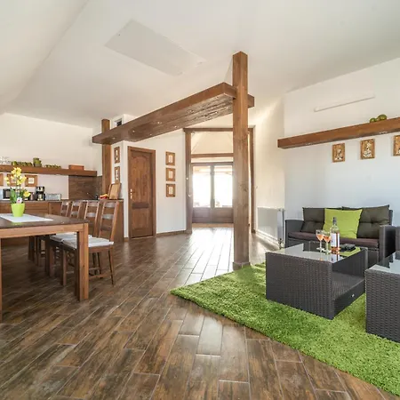 Hotel apartamentowy Juhar Apartmanhaz 4*
