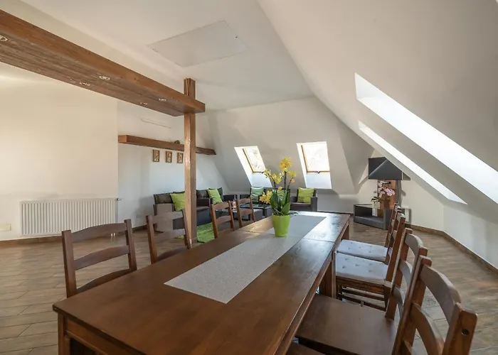 Juhar Apartmanhaz Lägenhetshotell Balatongyörök