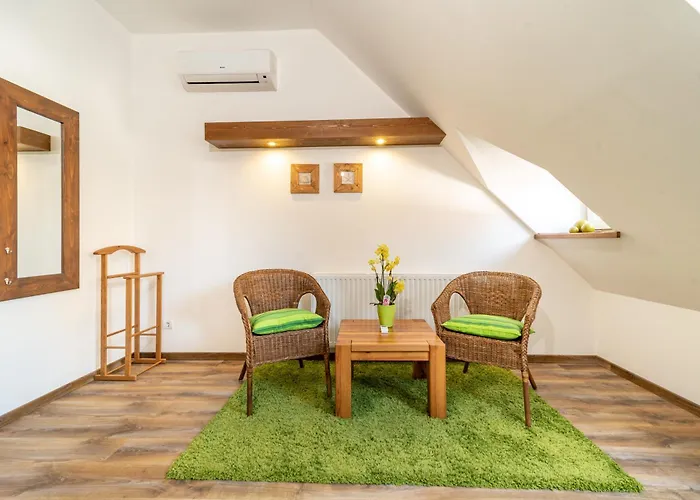 Juhar Apartmanhaz 4* Balatongyörök
